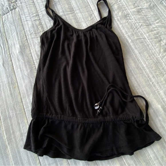 6 for$20♥️ Super cute black blouse with drawstring waist and Shell/bead details - Picture 5 of 10